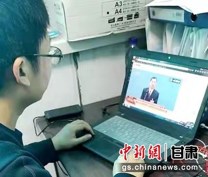 受疫情影响，甘肃农业大学学生在上网课。